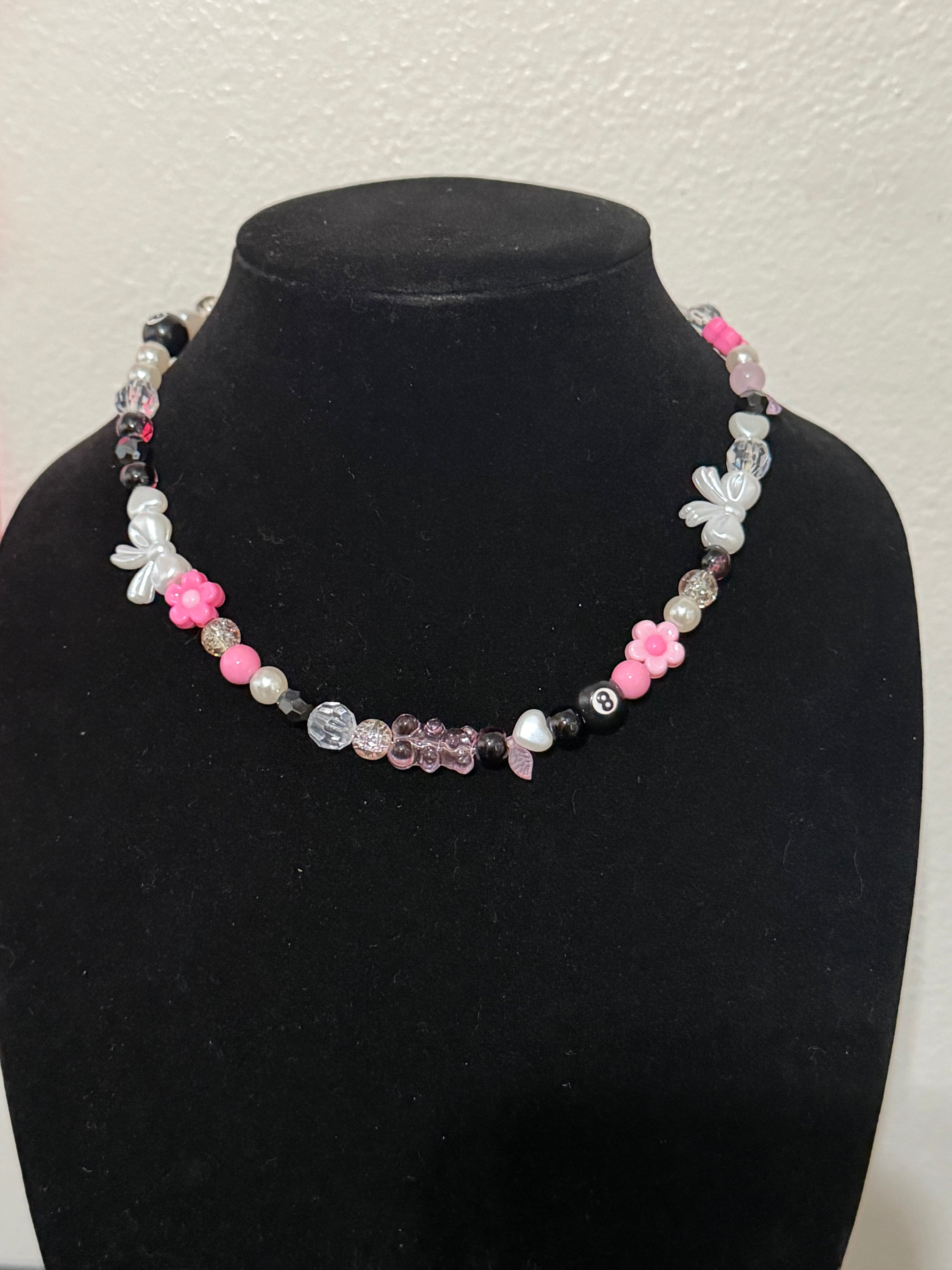 Pinky gummy necklace